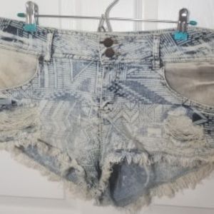 distress denim shorts